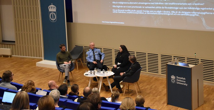 Paneldiskussion vid seminarium i totalförsvarsjuridik 15 dec 2022