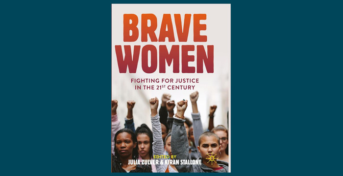 Bokens omslag med titel och kvinnor med höjda knytnävar. 