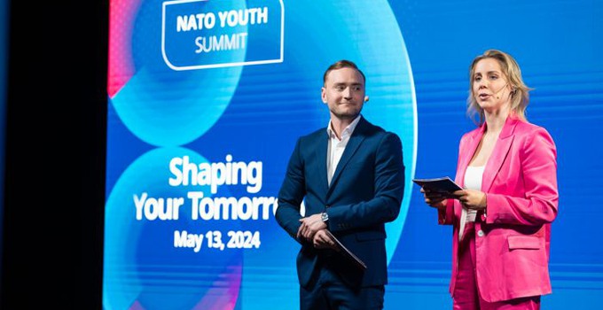 Carl Johan Skoog and Sarah Franzén, students at the Swedish Defence university, was Masters of Ceremony when the fourth edition of Nato Youth Summit was launched in Stockholm. Photo: Anders G Warne.