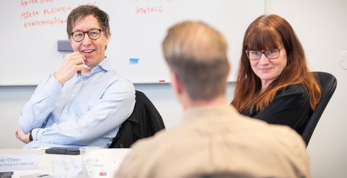 Kursdeltagare i konferensrum.