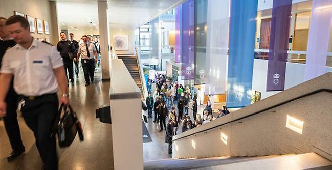 Interiör med trappa och FHS entréhall